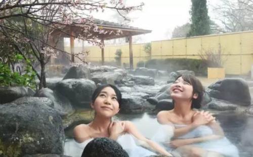 为何国人不喜欢到日本泡温泉?第三点让国人不能接受,尤其是女性