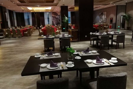 太白山艾兰温泉国际酒店的温泉套餐,豪华标间 双早 温泉门票2张,温泉门票酒店前台领取 感受历史底蕴,尽享西北美食 出发 途牛